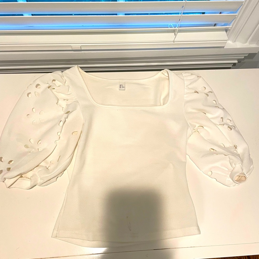 White puffy sleeve top